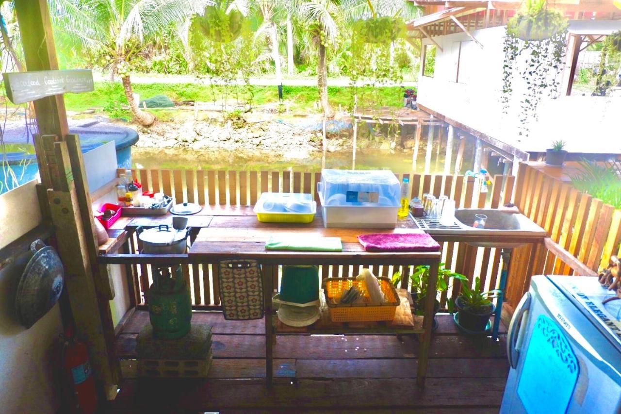 Lungkluay Homestay Ko Kut Exterior foto