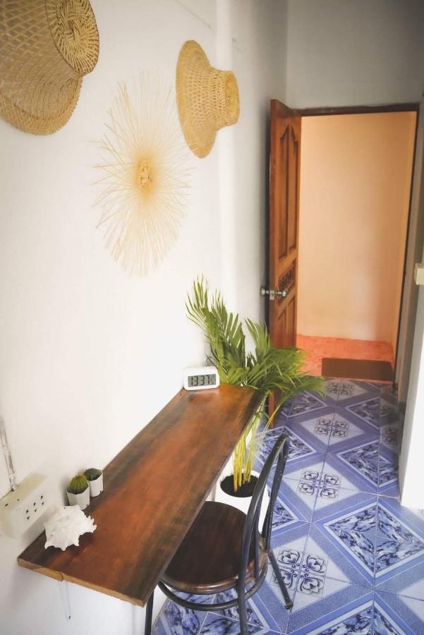 Lungkluay Homestay Ko Kut Exterior foto