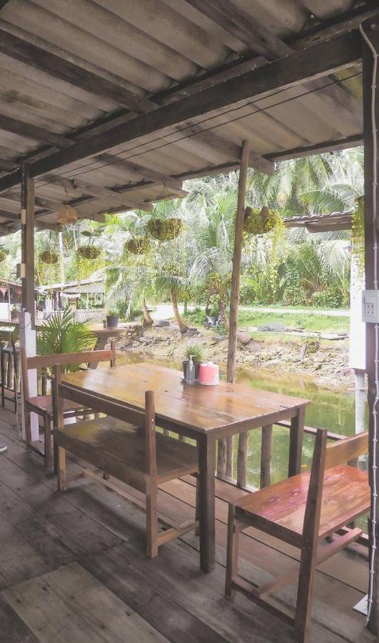 Lungkluay Homestay Ko Kut Exterior foto